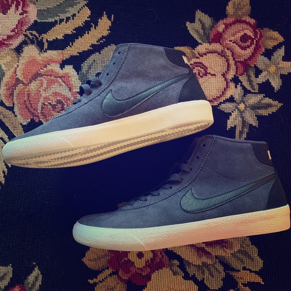Nike Shoes - Hi Thunder Blue & Black logo Skate Shoes Nike NEW Nike Shoes - Hi Thunder Blue & Black logo Skate Shoes Nike NEW